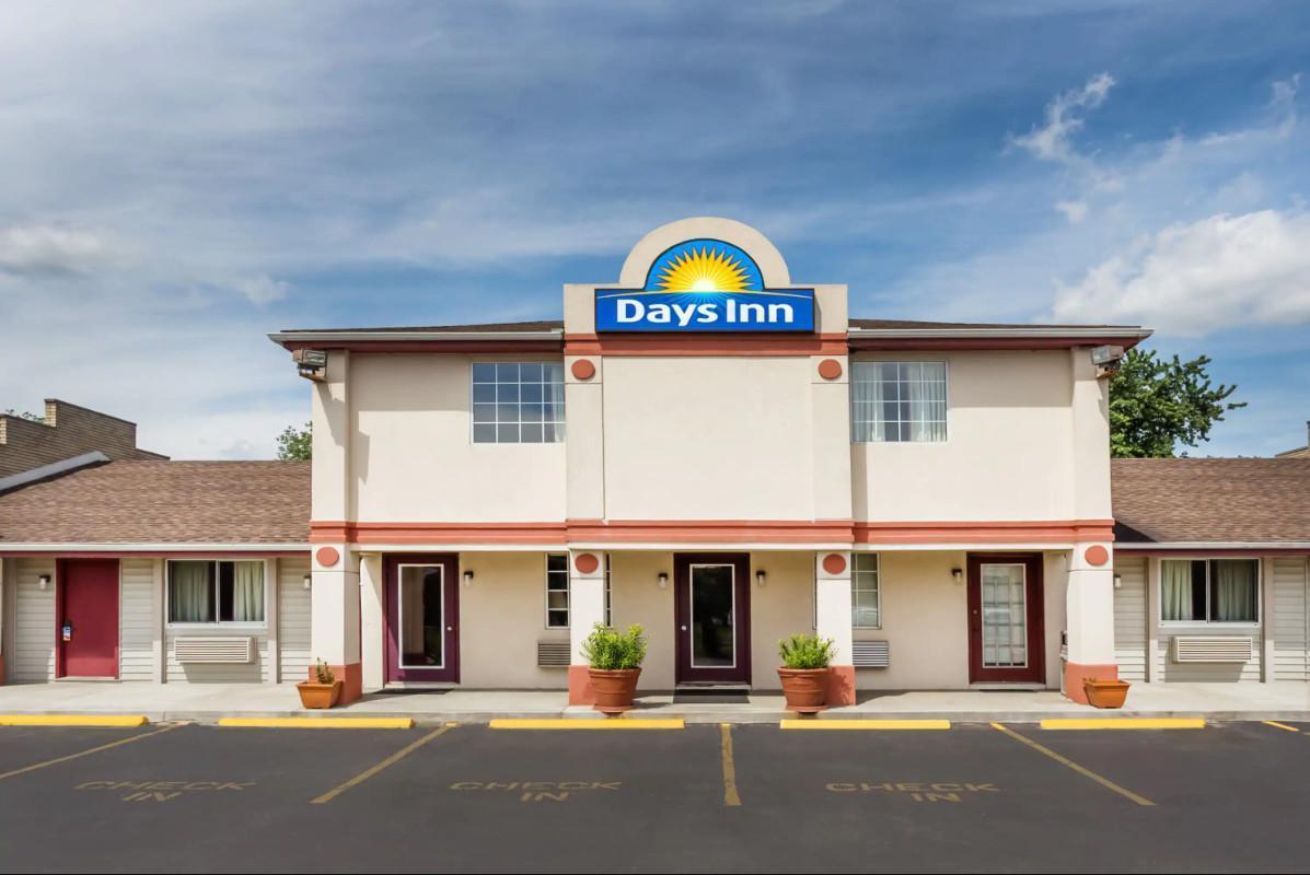 Days Inn By Wyndham Cape Carteret Near Emerald Isle ภายนอก รูปภาพ