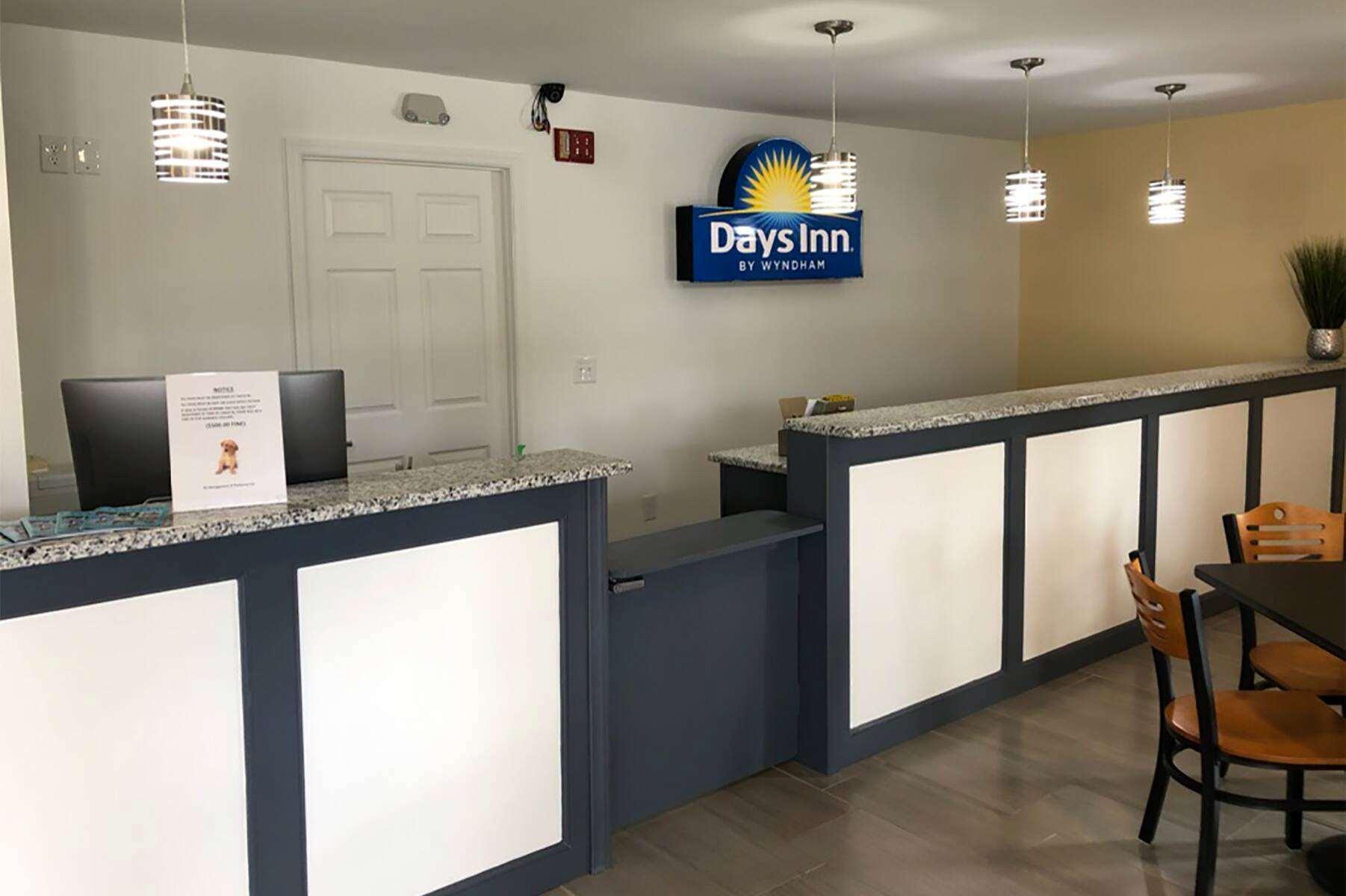 Days Inn By Wyndham Cape Carteret Near Emerald Isle ภายนอก รูปภาพ