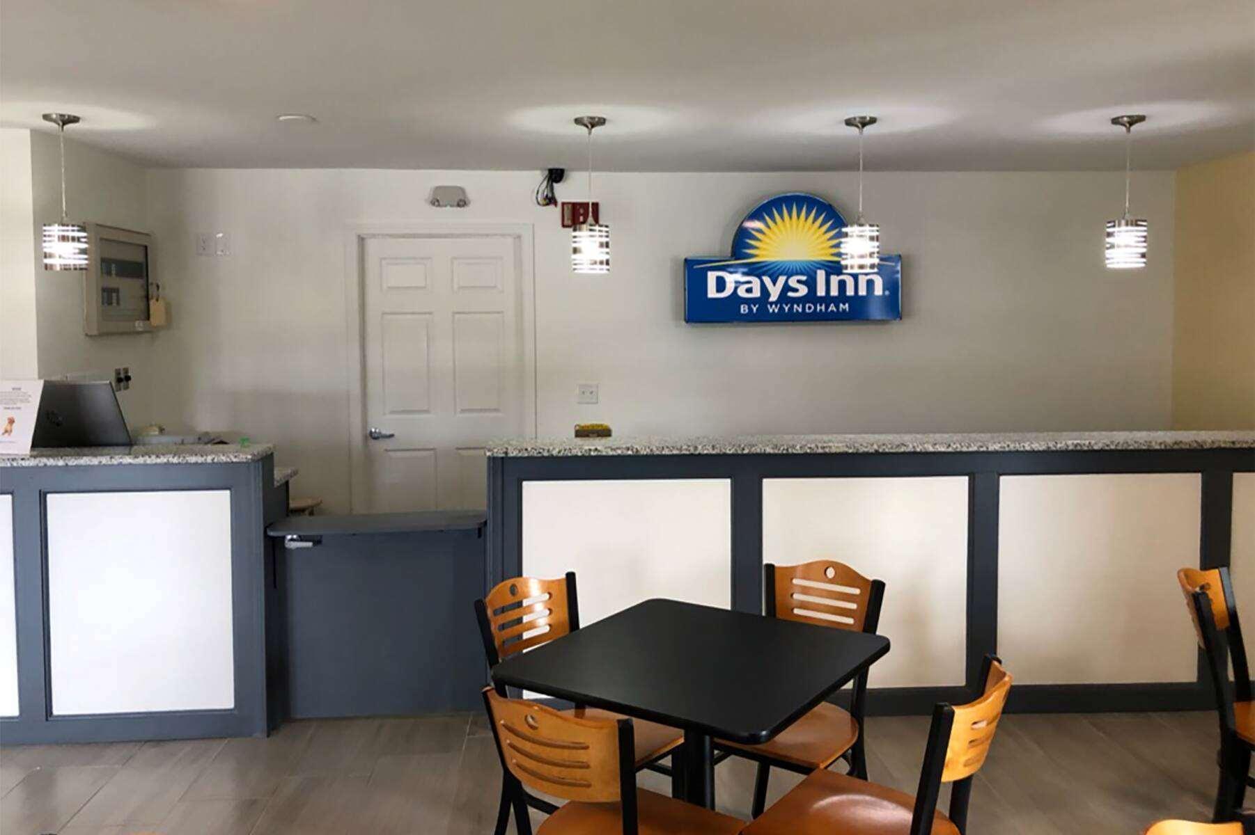 Days Inn By Wyndham Cape Carteret Near Emerald Isle ภายนอก รูปภาพ